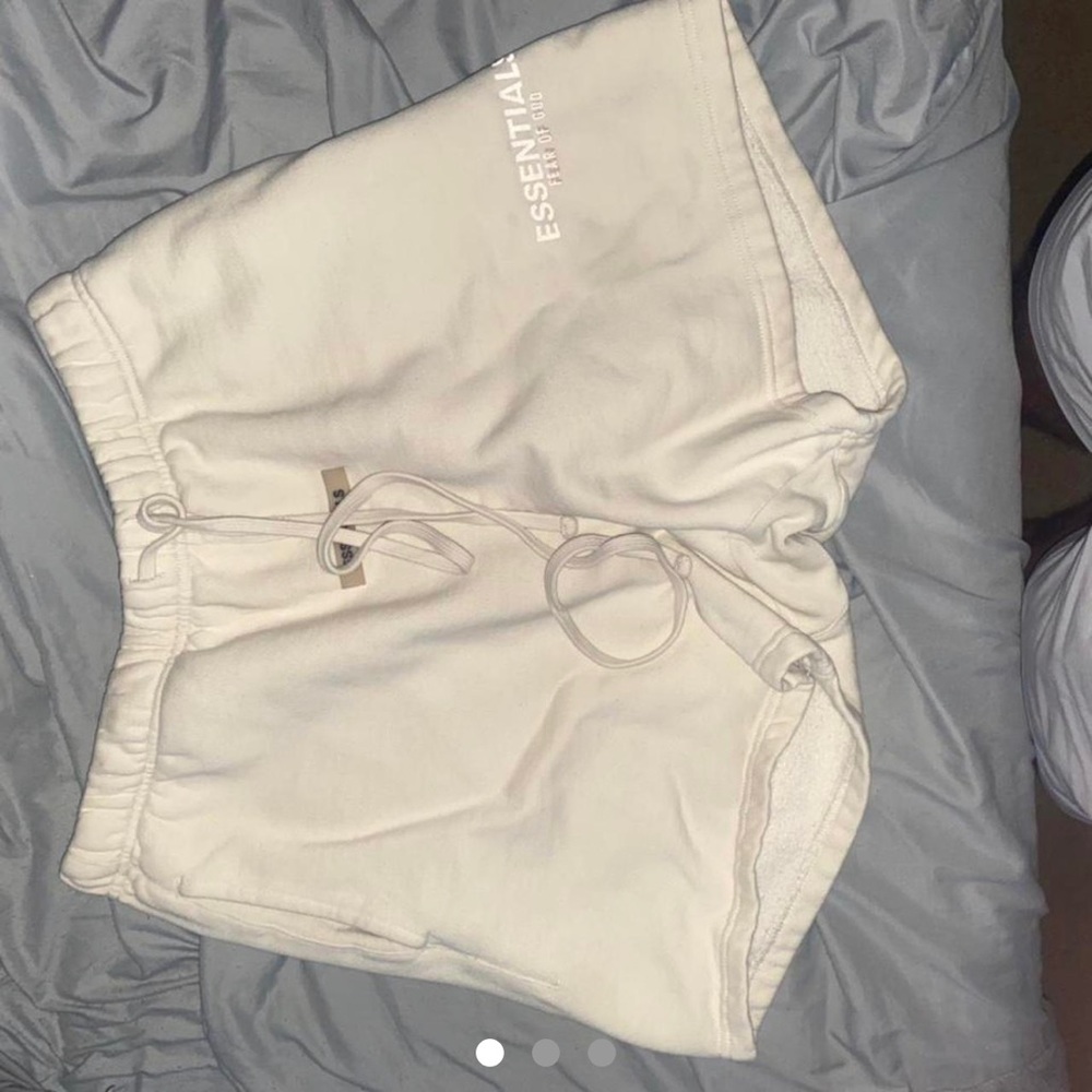 FOG shorts cream